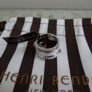 Henri Bendel Miss Bendel Enamel Ring white silver